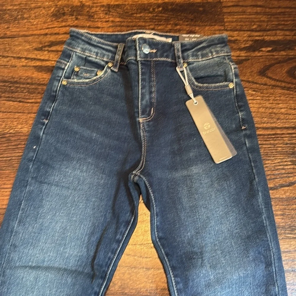 Girls size 8 denim jeans. Brand new with tags.